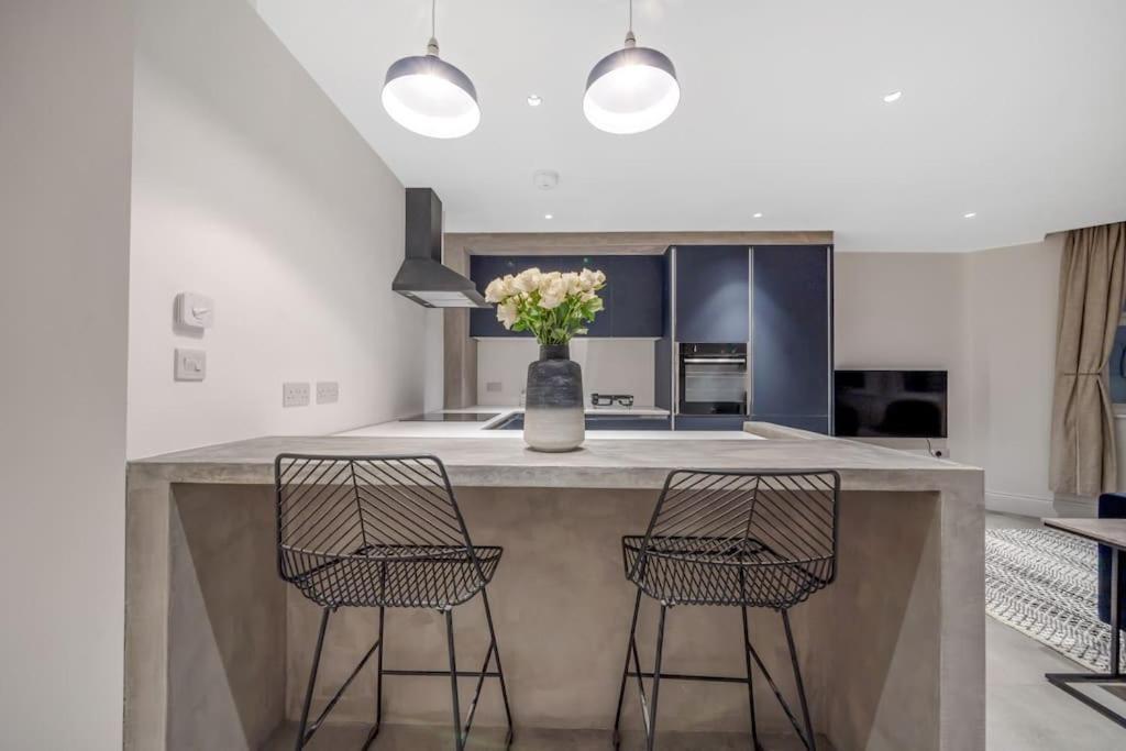 Trendy 2 Bedroom 2 Bathroom Apartment Minutes From Seafront In St Leonard'S Hastings St Leonards-on-Sea Dış mekan fotoğraf